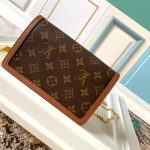 louis-vuitton-dauphine-chain-wallet-monogram-small-leather-goods-M68746_PM2_Front-view.png