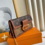 louis-vuitton-dauphine-chain-wallet-monogram-small-leather-goods-M68746_PM2_Front-view.png