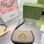 gucci-mini-gg-supreme-blondie-bag_19212129_44183047_800.jpg