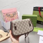 gucci-mini-gg-supreme-blondie-bag_19212129_44183047_800.jpg