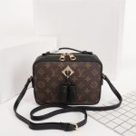 lv-louis-vuitton-sac-bandouliere-femme-saintonge-s.jpg