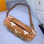 louis-vuitton-pochette-metis-bicolor-monogram-empreinte-leather-handbags-M45809_PM2_Front-view.png