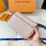 louis-vuitton-lockme-tender-lockme-leather-handbags-M58554_PM2_Front-view.png