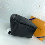 louis-vuitton-discovery-backpack-pm-B01.png