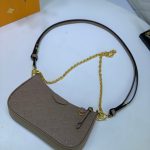 louis-vuitton-easy-pouch-on-strap-g01.jpg