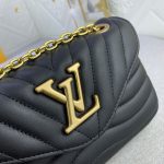 louis-vuitton-new-wave-chain-bag-01.jpg