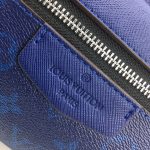 louis-vuitton-outdoor-messenger-nb01.jpg